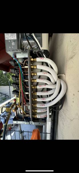 Installation experte d'une climatisation réversible multisplit Toshibapar Froid France Climatisation à Bourg-en-Bresse